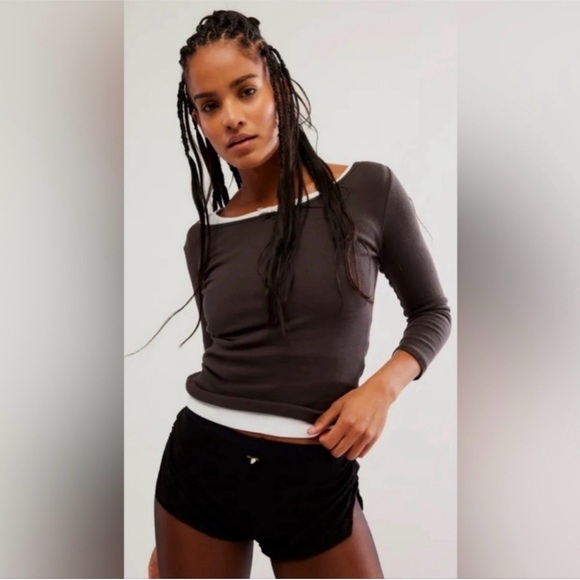 I’M LIVE!! (Like this to be notified for live shows)🌸✨🧡 - Picture 12 of 14